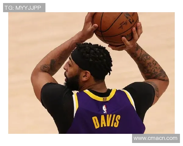 阿贾半场表现抢眼独揽17分7板2帽阿德巴约状态低迷仅得4分4板