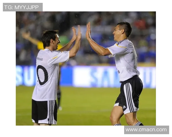 梅西38岁依然风采依旧我和他踢球也得拼命追球